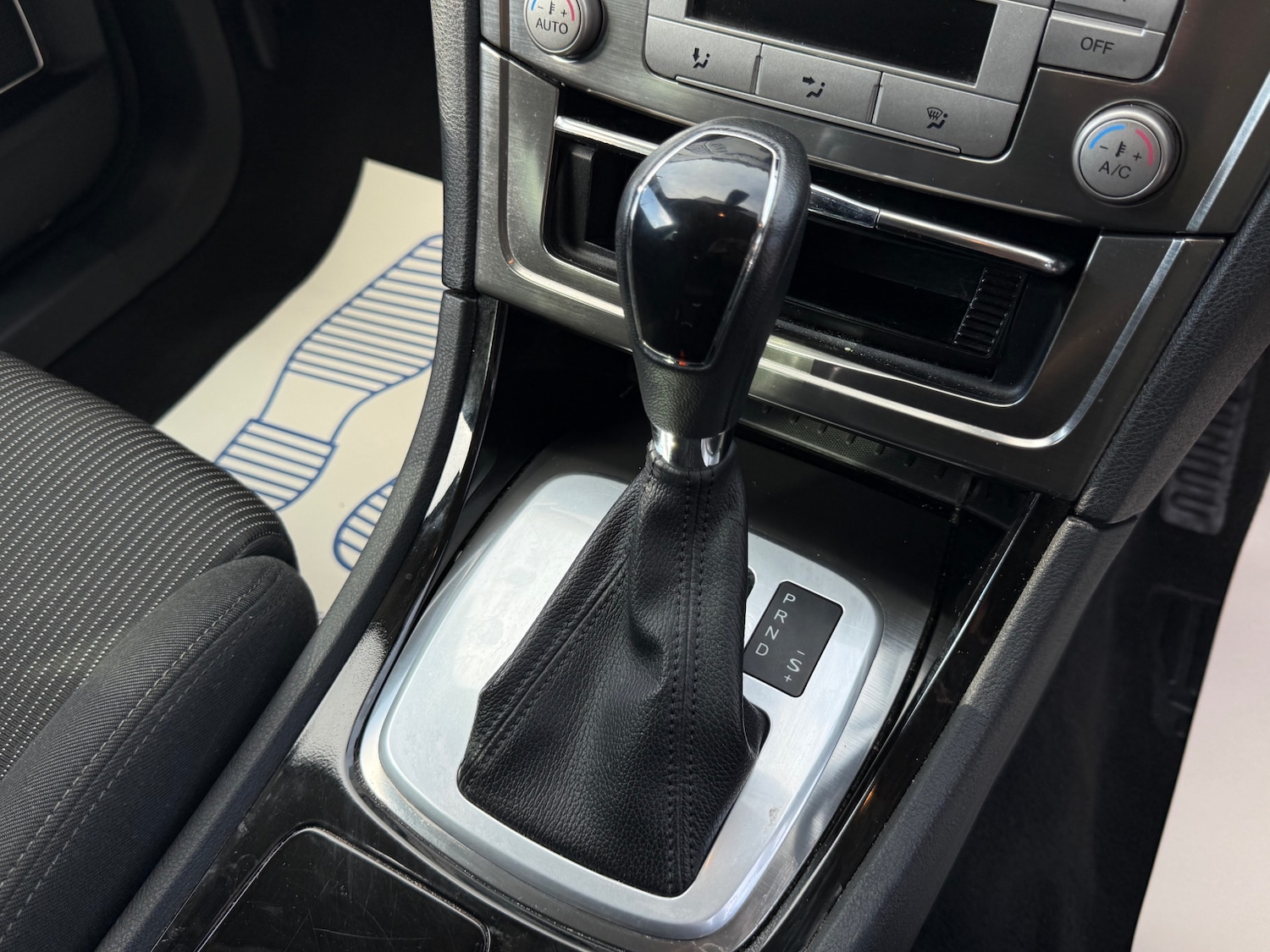 Used Ford Mondeo 2010 for sale - 77730946: Photo 44