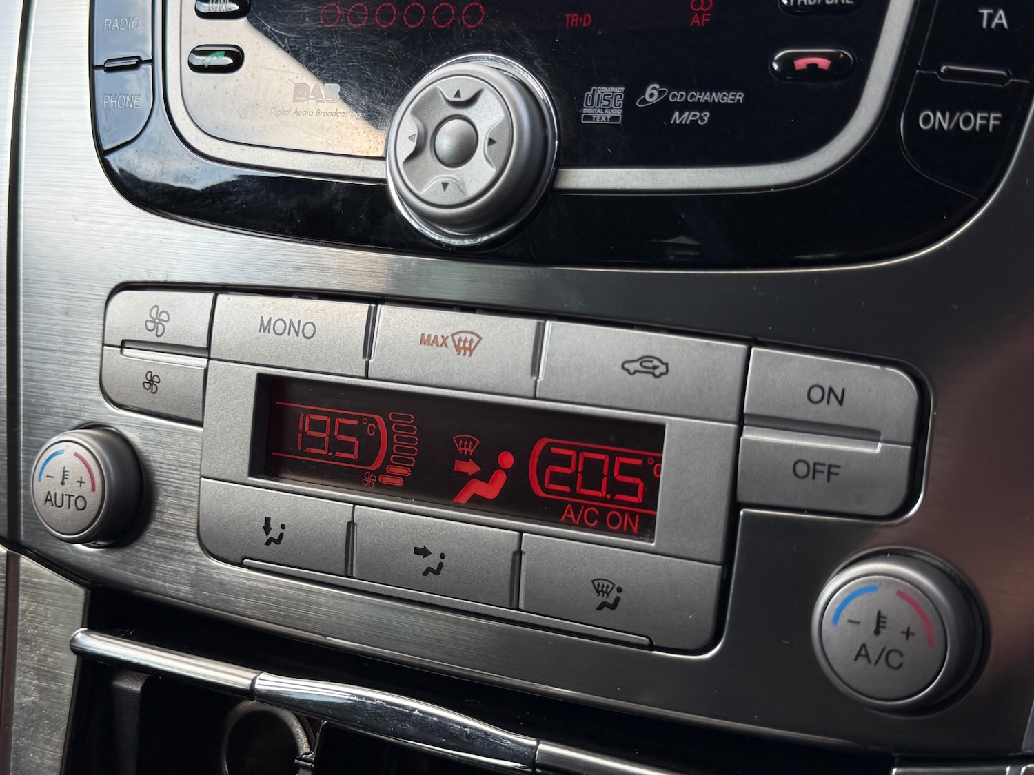 Used Ford Mondeo 2010 for sale - 77730946: Photo 52