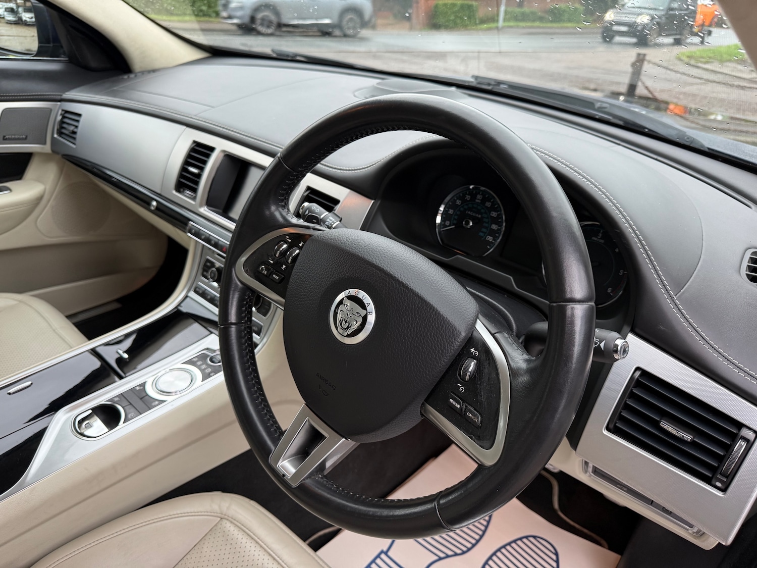 Used Jaguar XF 2013 for sale - 76763333: Photo 12