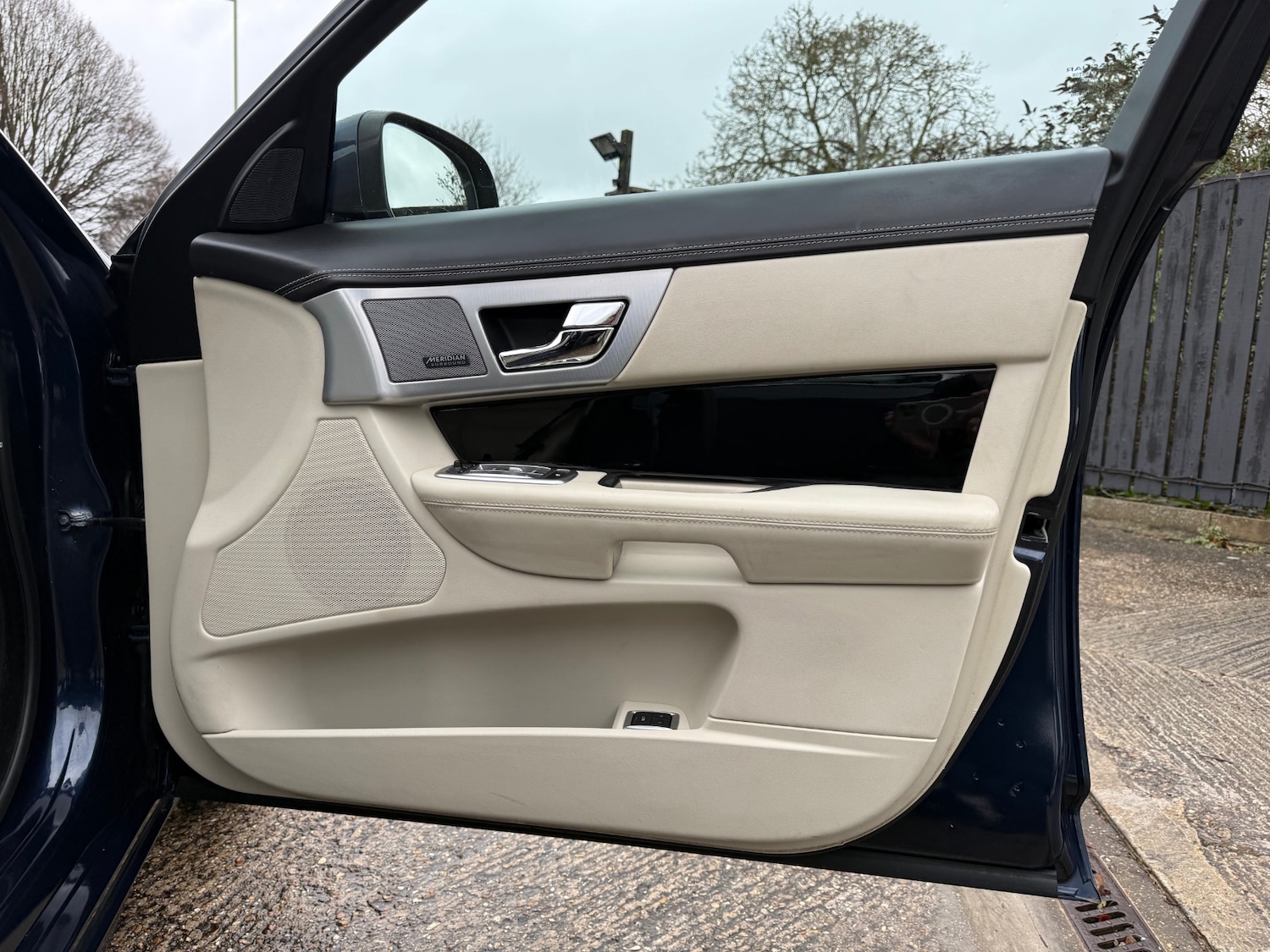 Used Jaguar XF 2013 for sale - 76763333: Photo 16