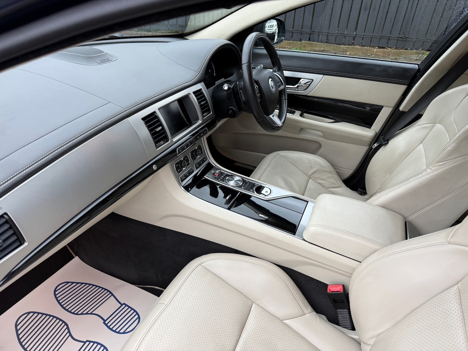 Used Jaguar XF 2013 for sale - 76763333: Photo 21