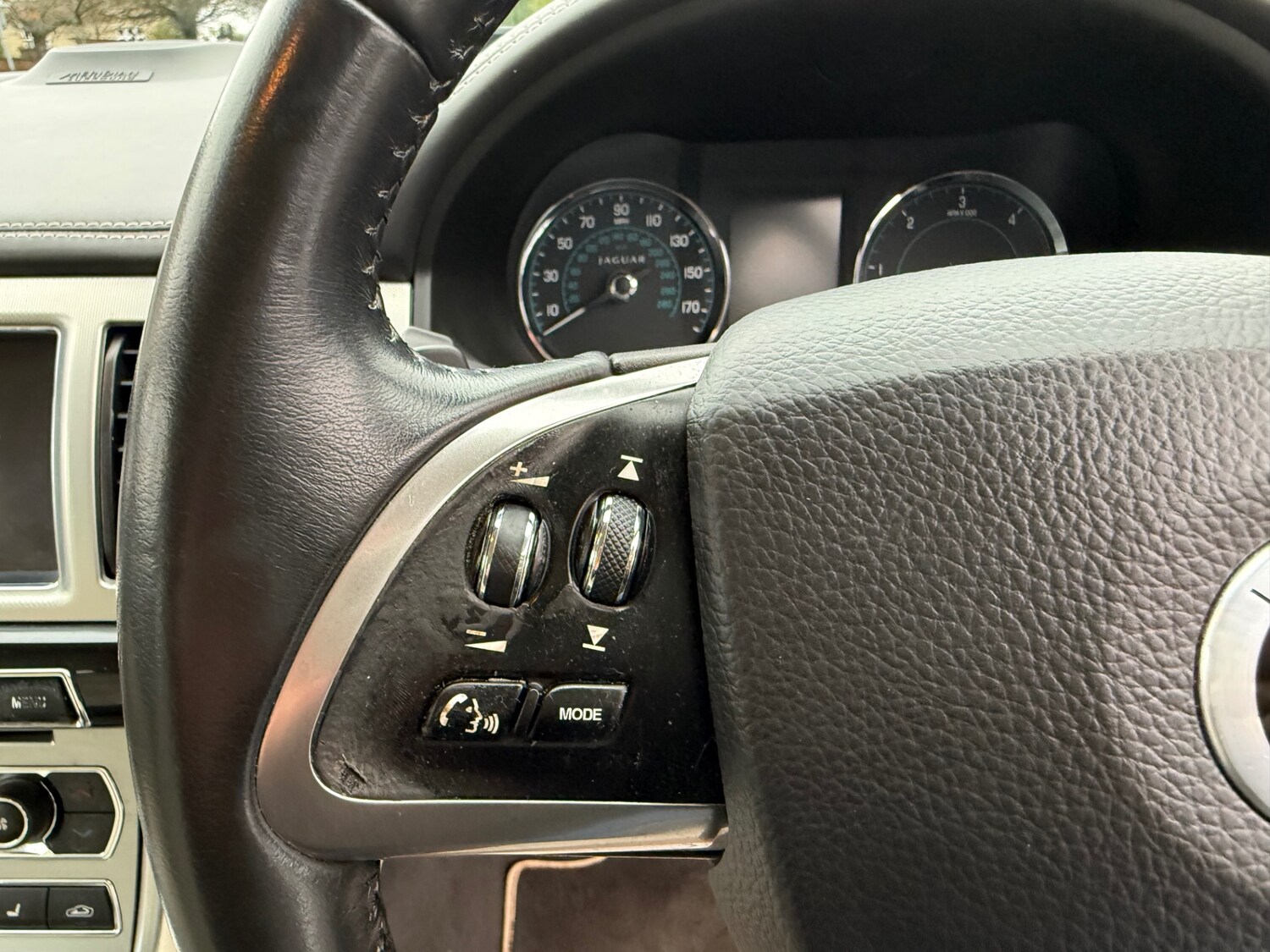 Used Jaguar XF 2013 for sale - 76763333: Photo 38