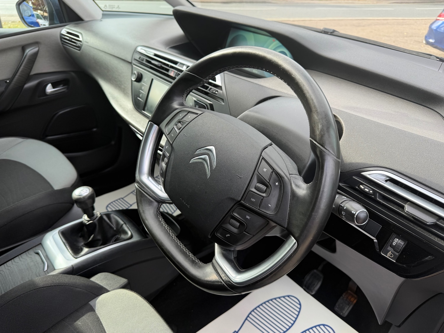 Used Citroen C4 Picasso 2015 for sale - 76195877: Photo 12