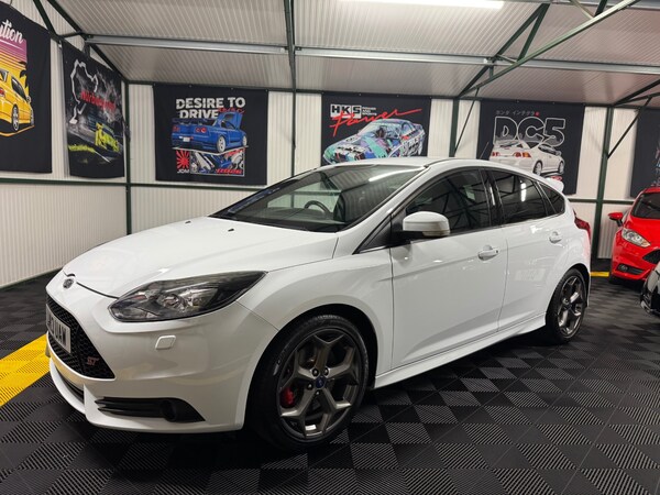 Used Ford Focus 2013 for sale - 76258608: Photo 2