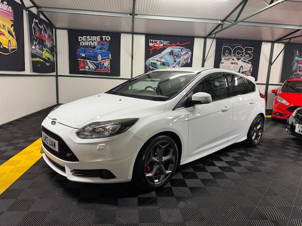Used Ford Focus 2013 for sale - 76258608: Photo 3
