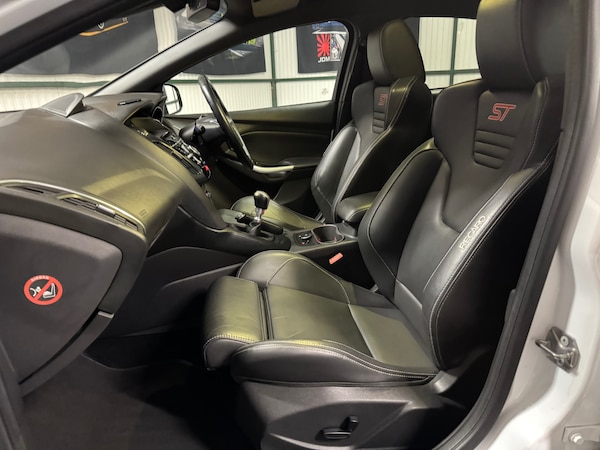 Used Ford Focus 2013 for sale - 76258608: Photo 65