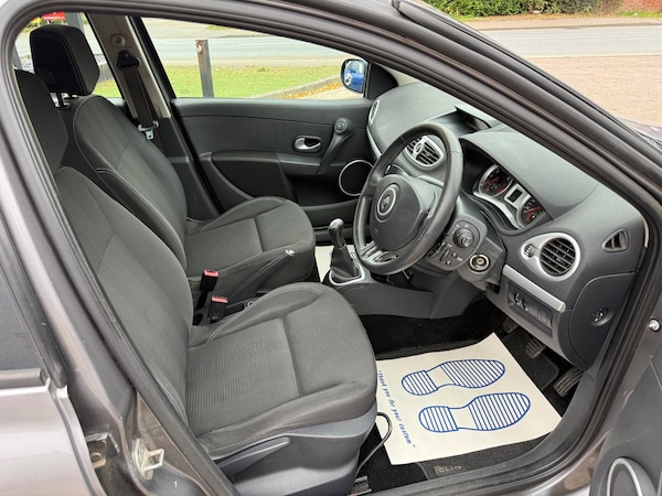 Used Renault Clio 2009 for sale - 76194598: Photo 14