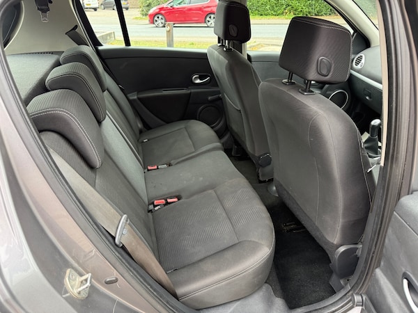 Used Renault Clio 2009 for sale - 76194598: Photo 17