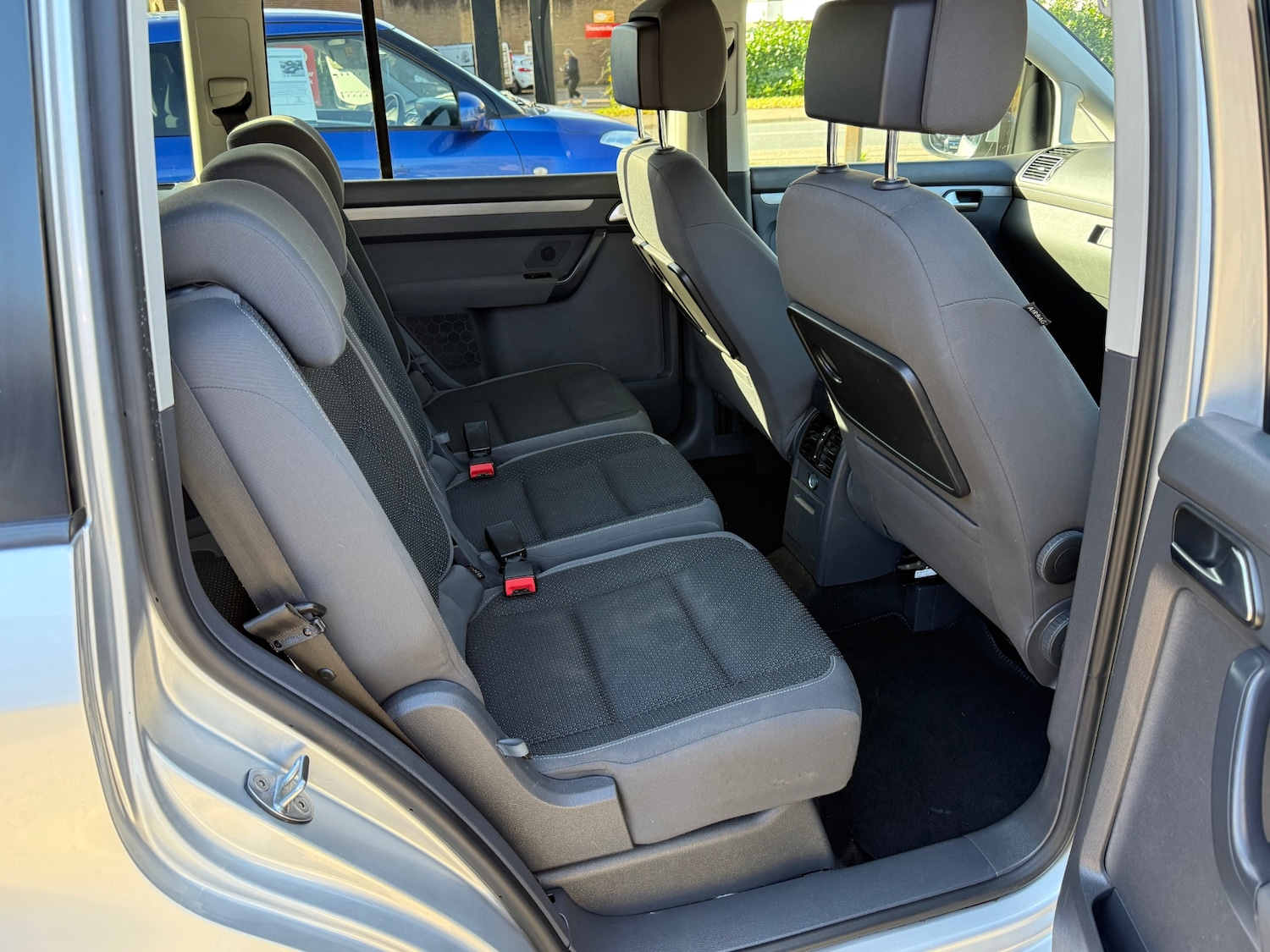 Used Volkswagen Touran 2012 for sale - 76364975: Photo 16