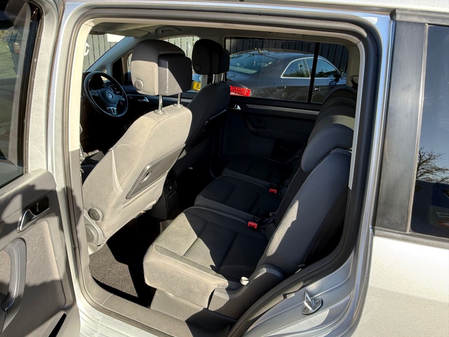 Used Volkswagen Touran 2012 for sale - 76364975: Photo 22