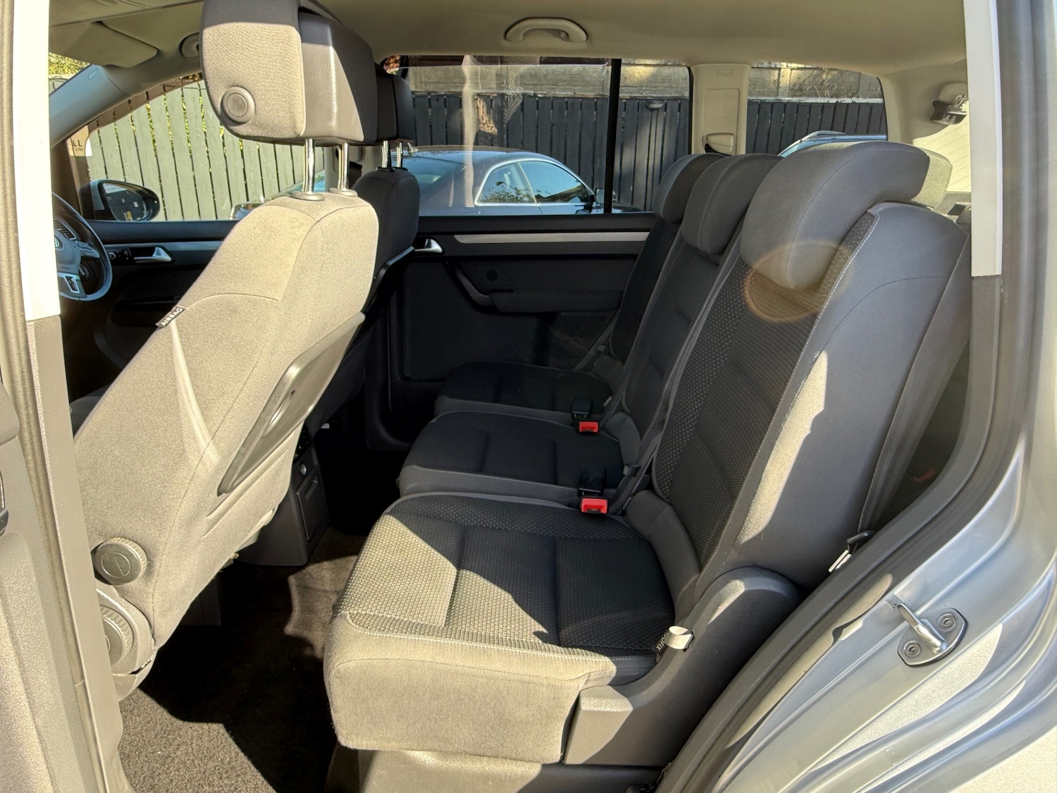 Used Volkswagen Touran 2012 for sale - 76364975: Photo 23