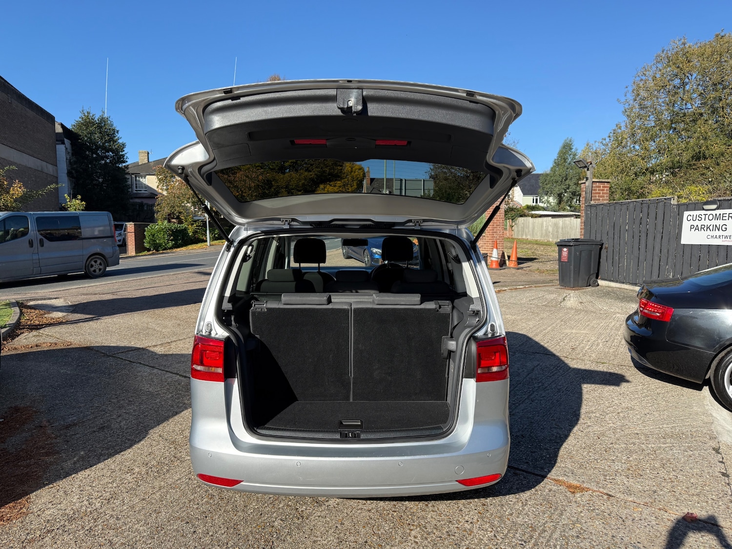 Used Volkswagen Touran 2012 for sale - 76364975: Photo 26