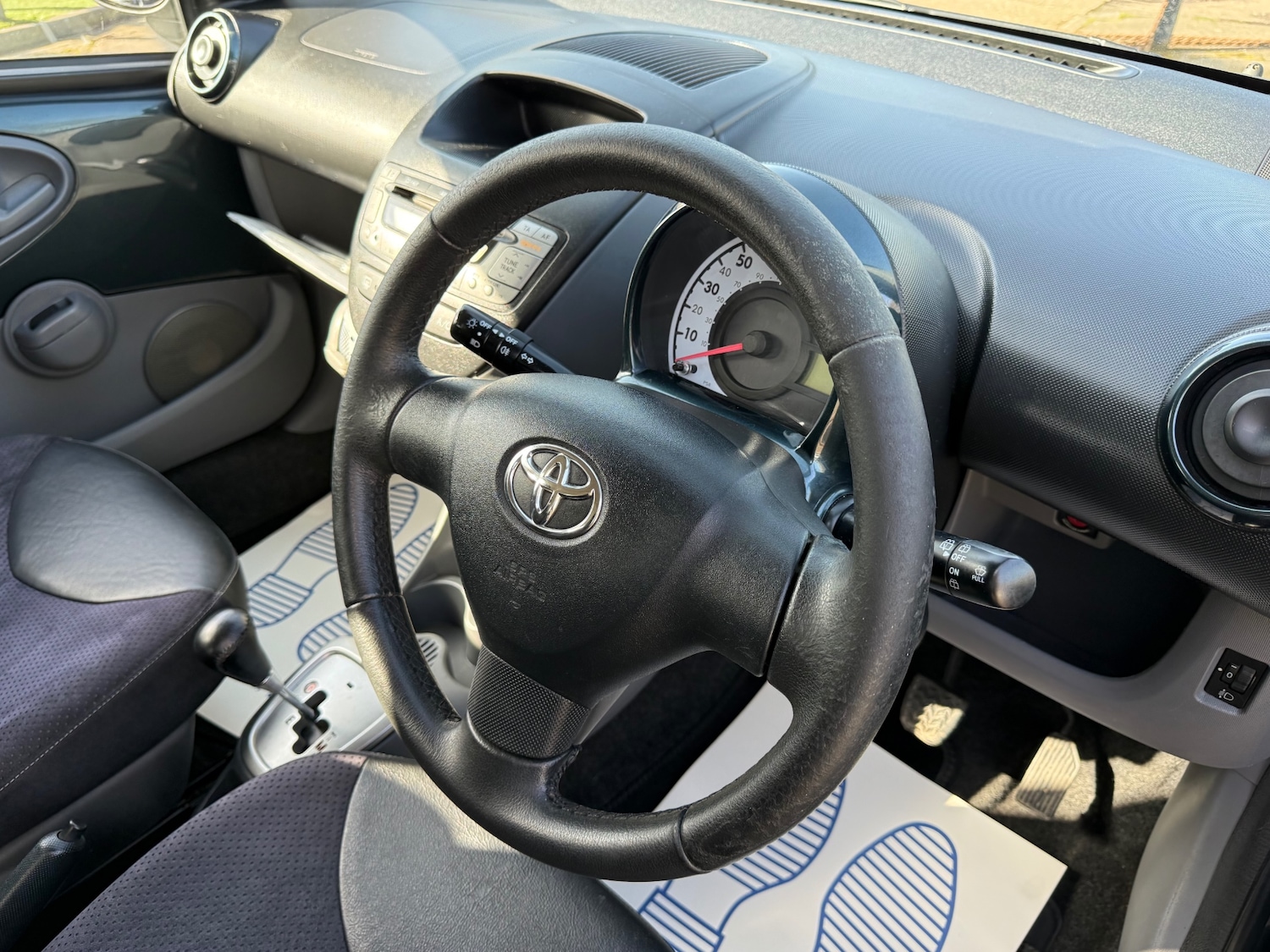 Used Toyota AYGO 2011 for sale - 77669192: Photo 12