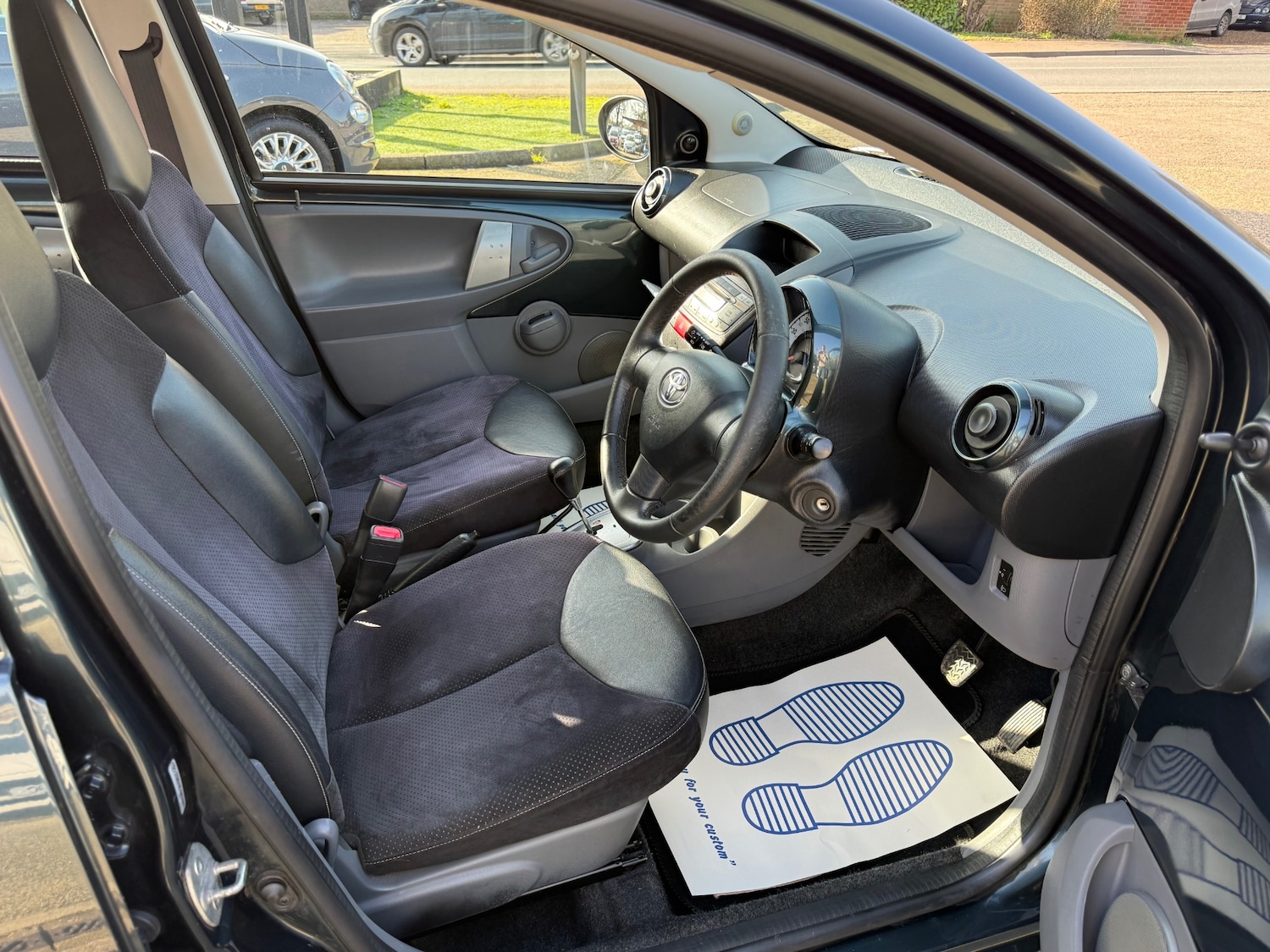 Used Toyota AYGO 2011 for sale - 77669192: Photo 14