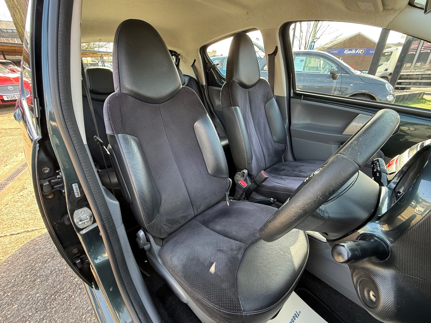 Used Toyota AYGO 2011 for sale - 77669192: Photo 16