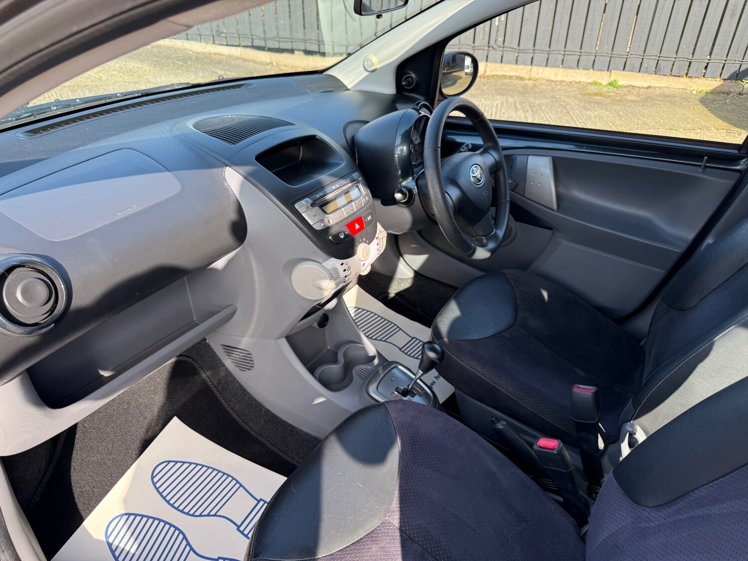 Used Toyota AYGO 2011 for sale - 77669192: Photo 21