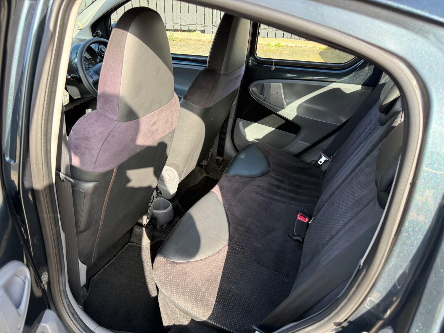 Used Toyota AYGO 2011 for sale - 77669192: Photo 26