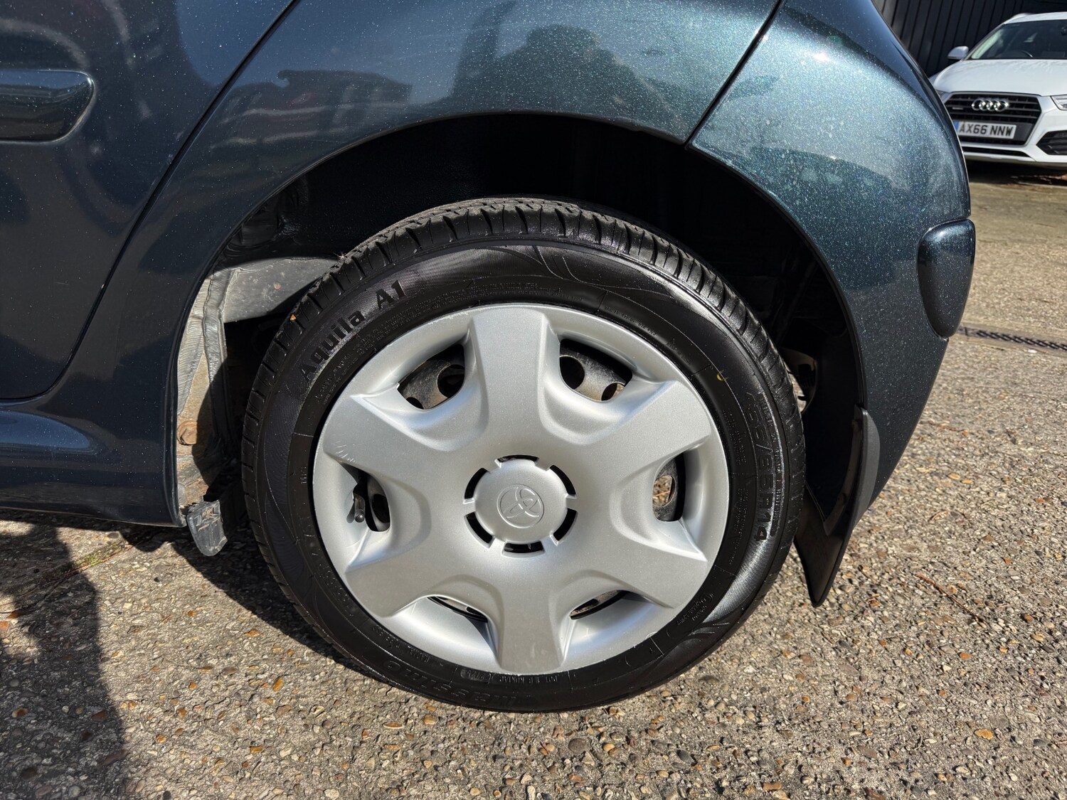 Used Toyota AYGO 2011 for sale - 77669192: Photo 34