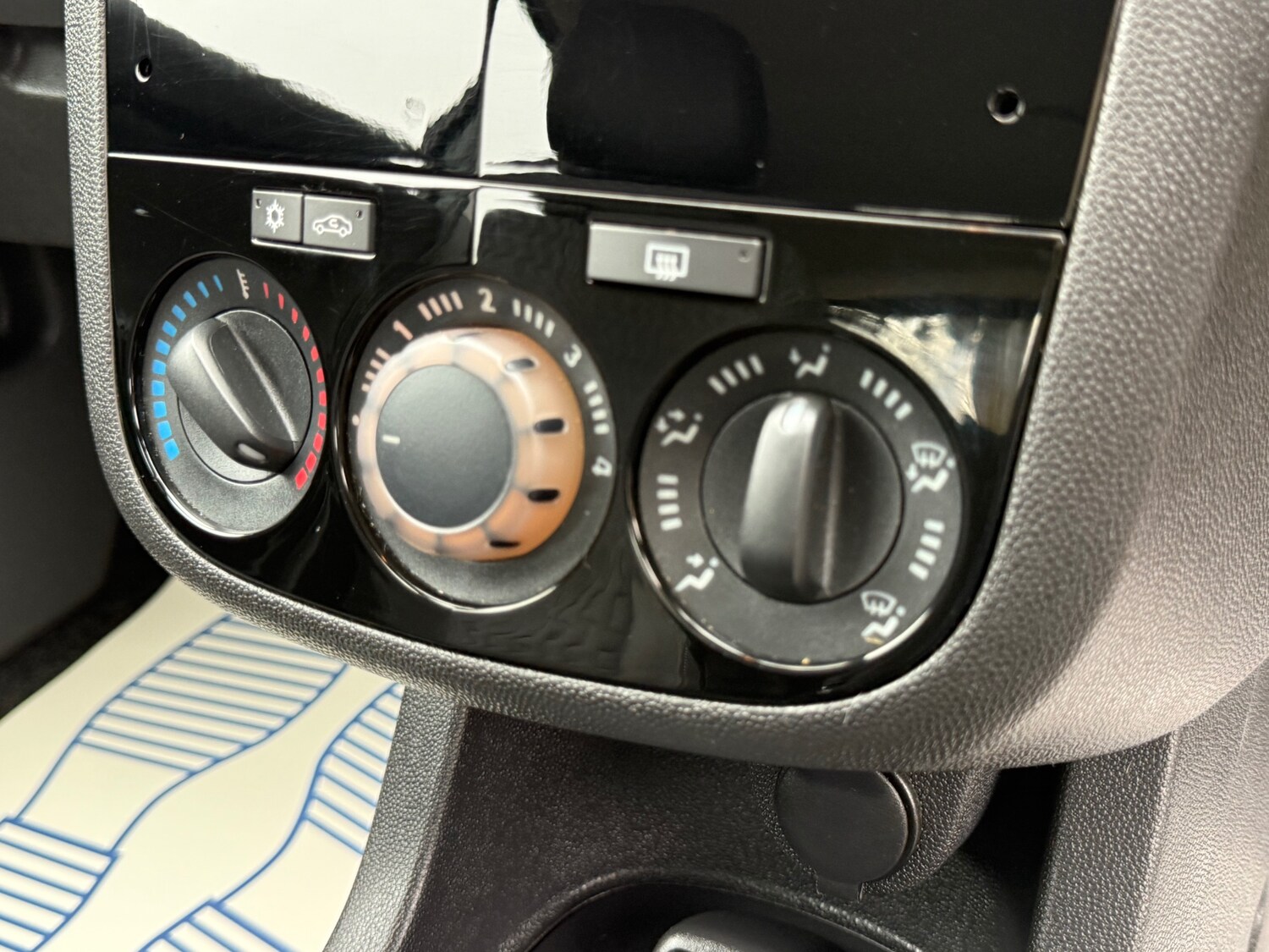 Used Vauxhall Corsa 2014 for sale - 77915644: Photo 42