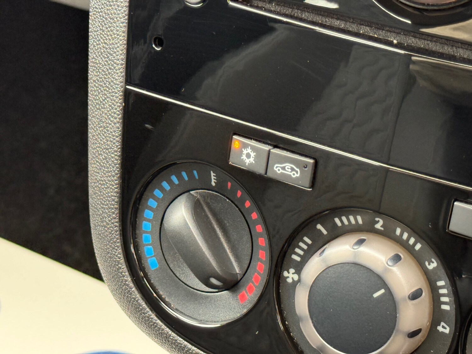 Used Vauxhall Corsa 2014 for sale - 77915644: Photo 49