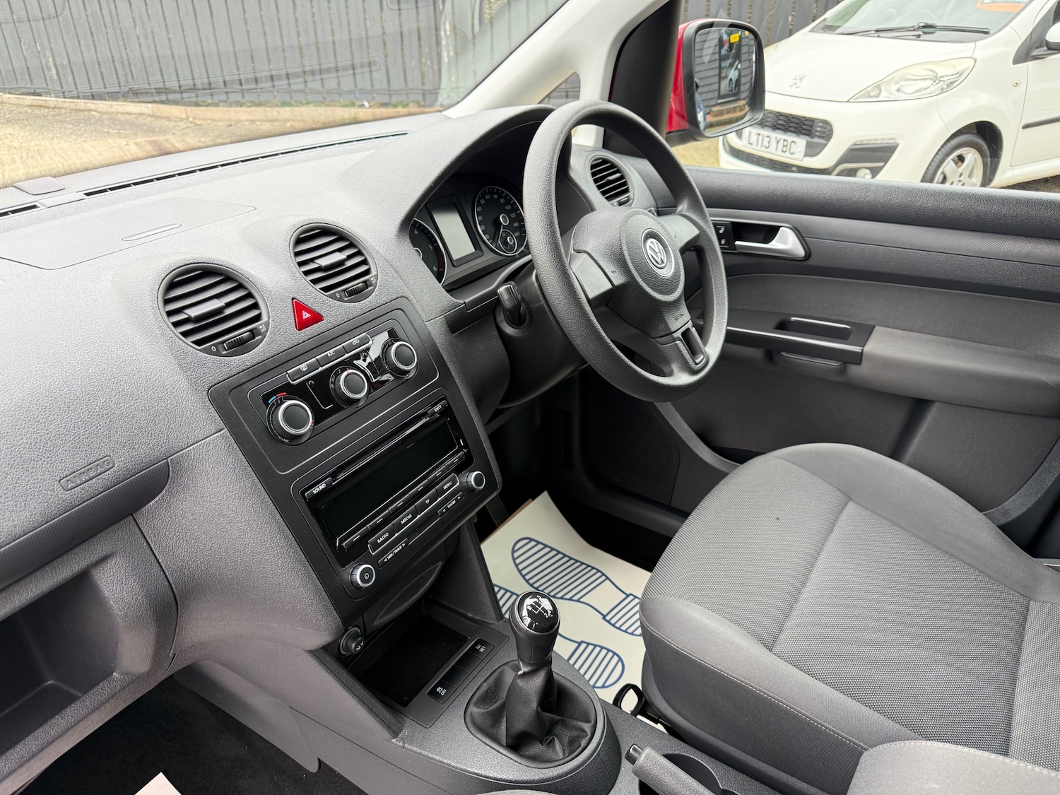 Used Volkswagen Caddy Maxi Life 2015 for sale - 77676231: Photo 23