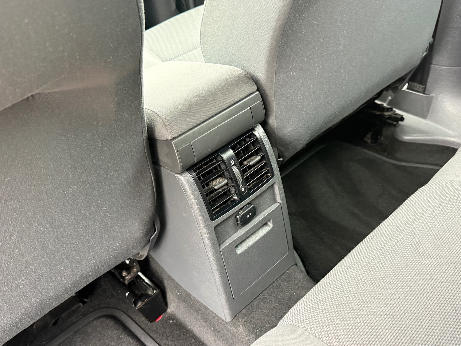 Used Volkswagen Caddy Maxi Life 2015 for sale - 77676231: Photo 33