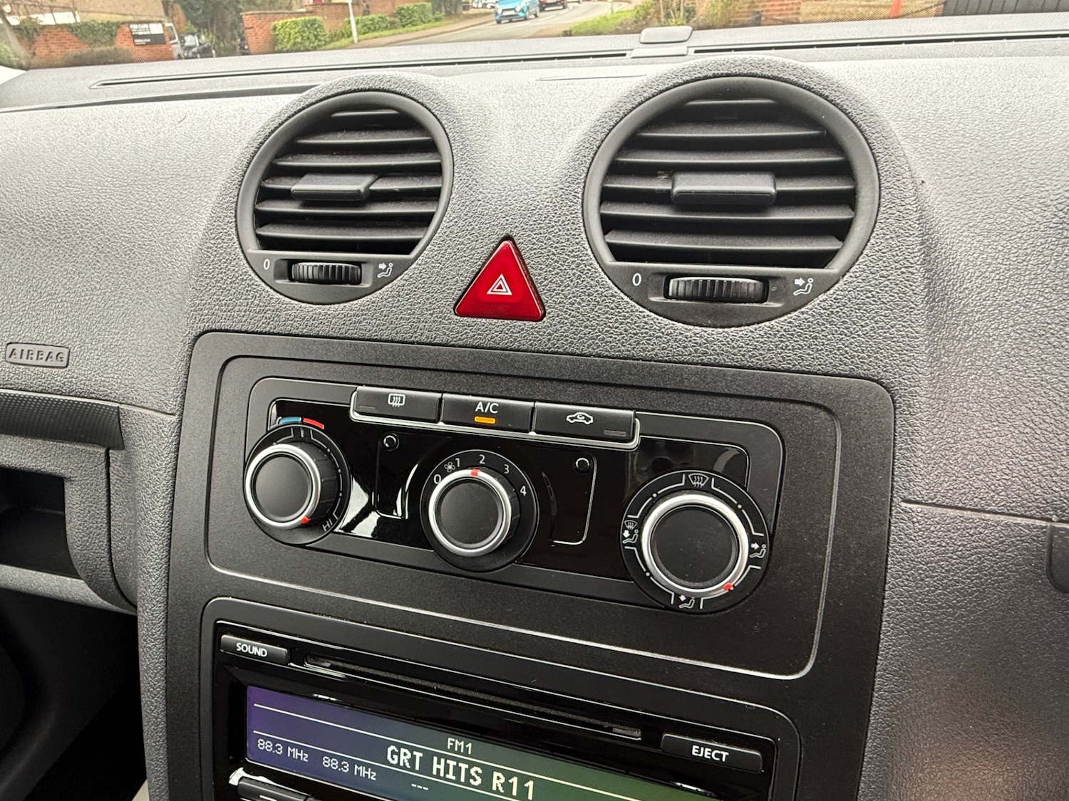 Used Volkswagen Caddy Maxi Life 2015 for sale - 77676231: Photo 57