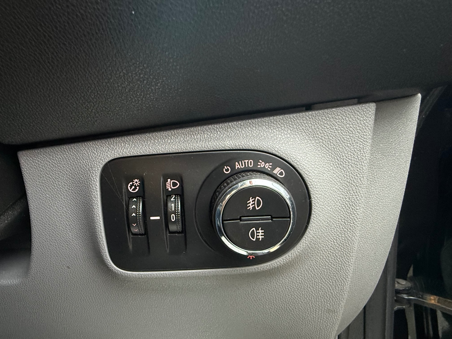 Used Vauxhall Corsa 2016 for sale - 77323513: Photo 39