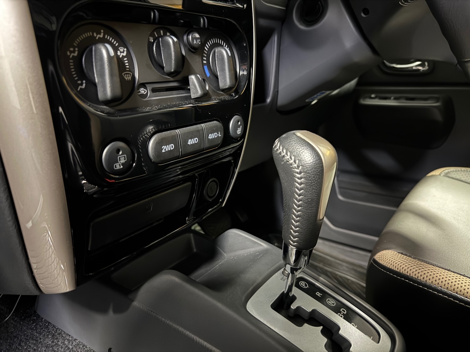 Used Suzuki Jimny 2015 for sale - 76770297: Photo 81