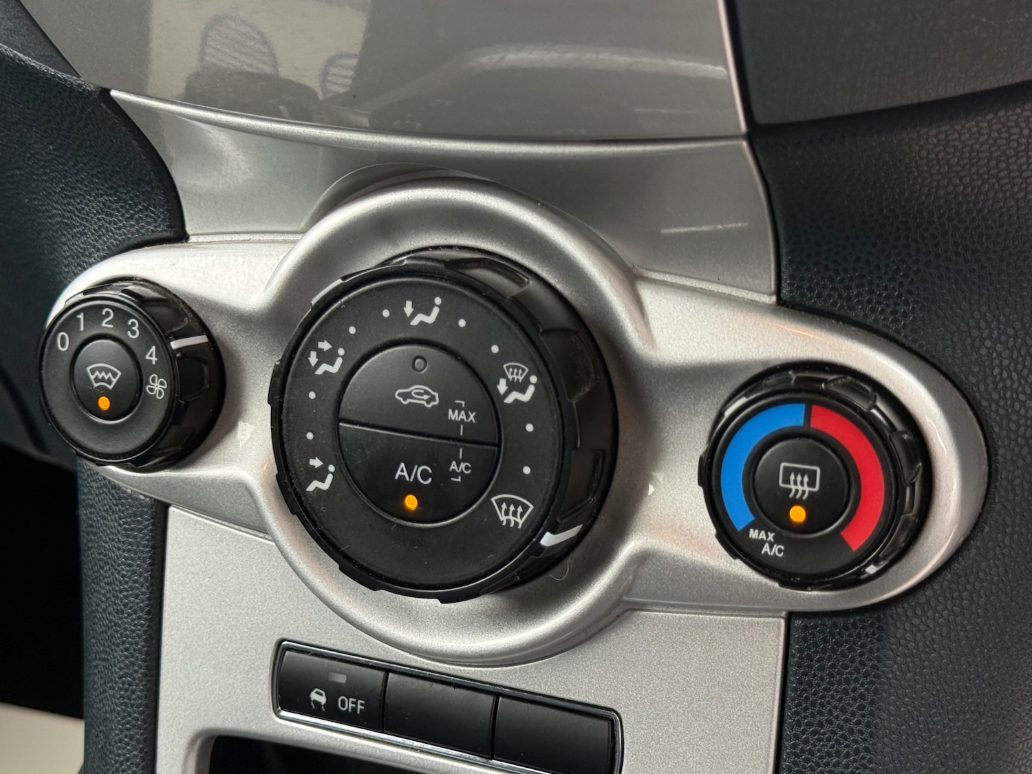 Used Ford Fiesta 2011 for sale - 76748391: Photo 26