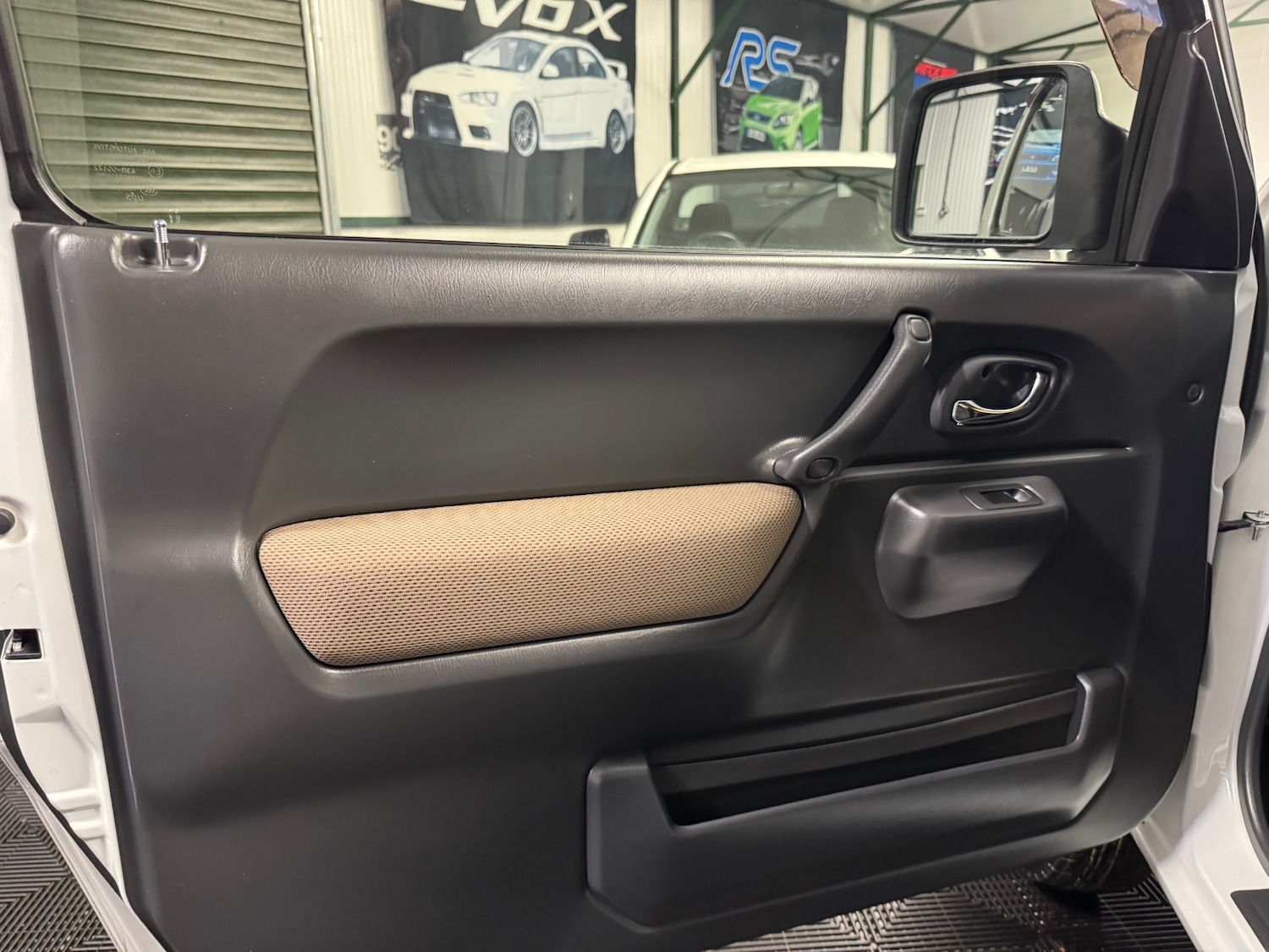 Used Suzuki Jimny 2015 for sale - 76726161: Photo 76