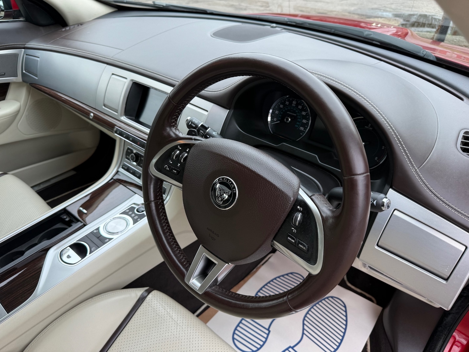 Used Jaguar XF 2015 for sale - 77543803: Photo 12