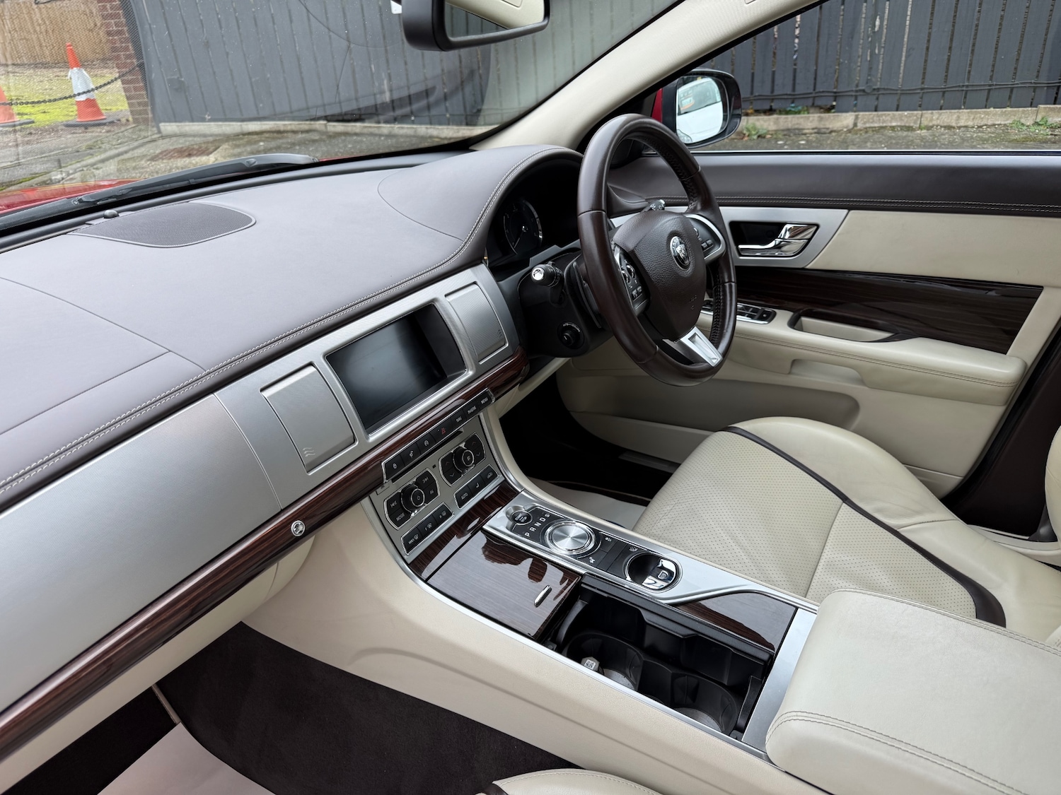 Used Jaguar XF 2015 for sale - 77543803: Photo 19