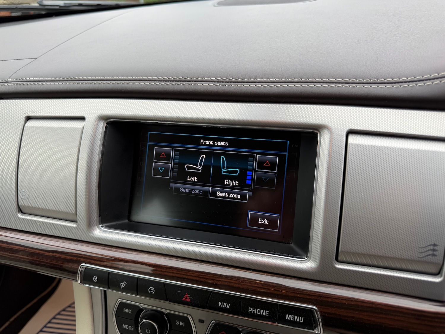 Used Jaguar XF 2015 for sale - 77543803: Photo 41