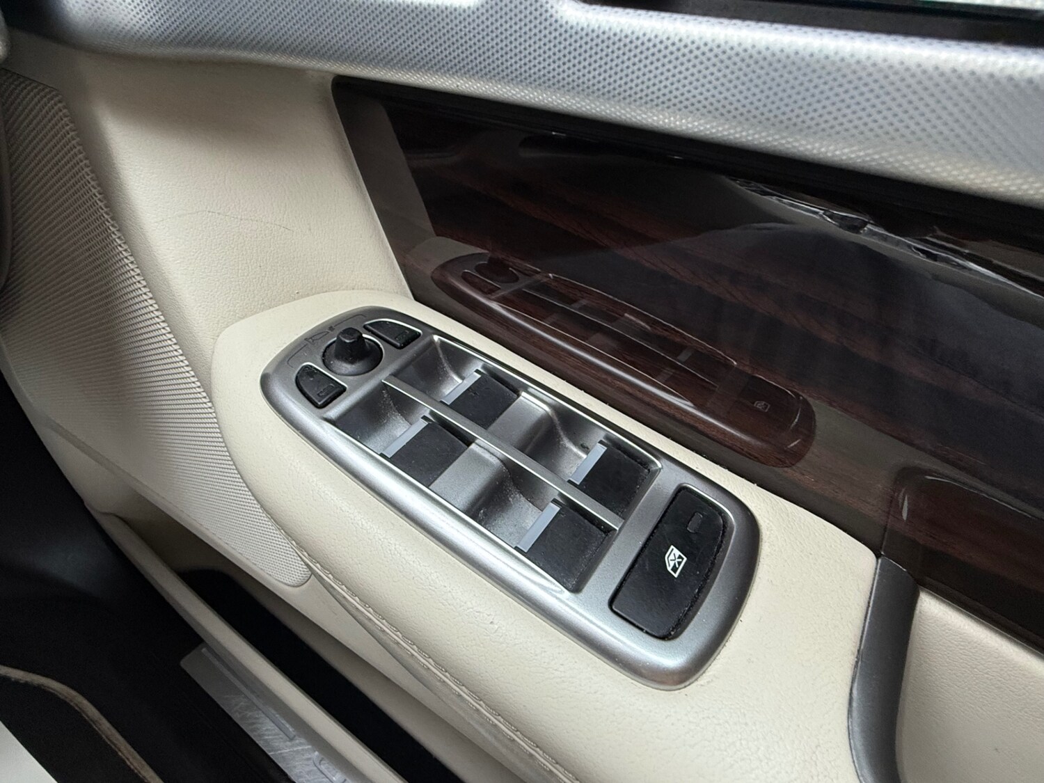 Used Jaguar XF 2015 for sale - 77543803: Photo 47