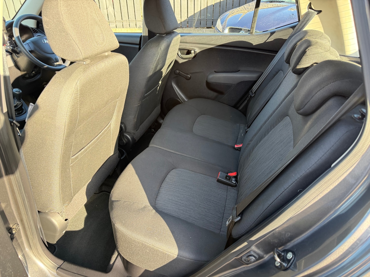 Used Hyundai i10 2012 for sale - 76932213: Photo 18