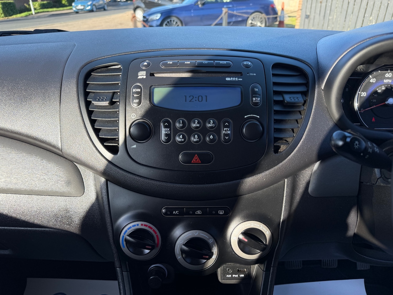 Used Hyundai i10 2012 for sale - 76932213: Photo 25