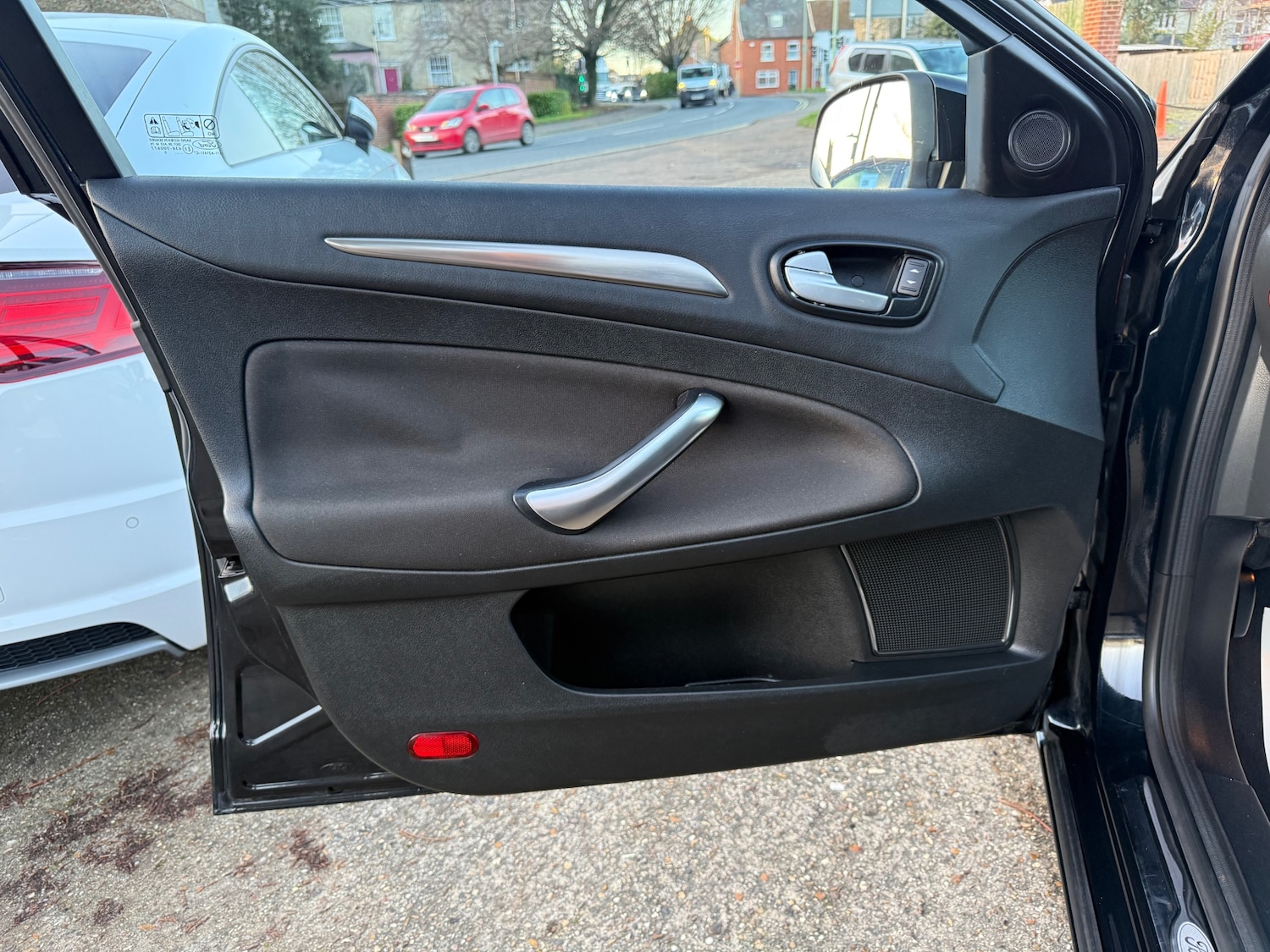 Used Ford Mondeo 2010 for sale - 77011831: Photo 24