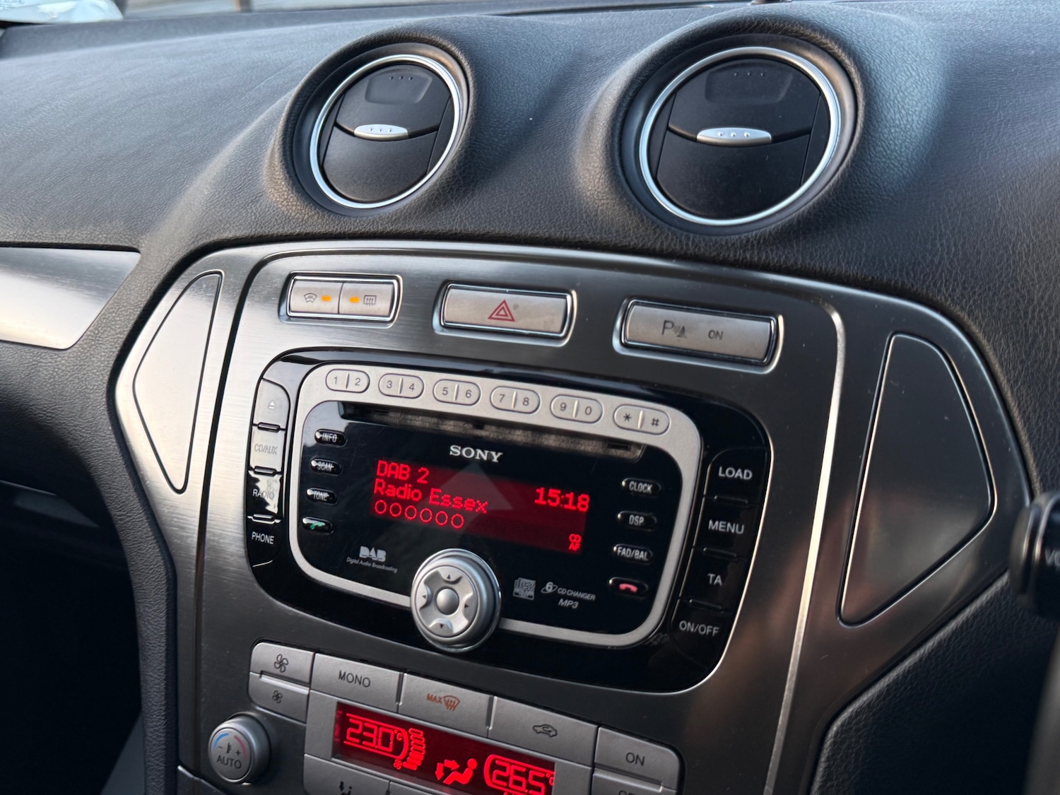 Used Ford Mondeo 2010 for sale - 77011831: Photo 40