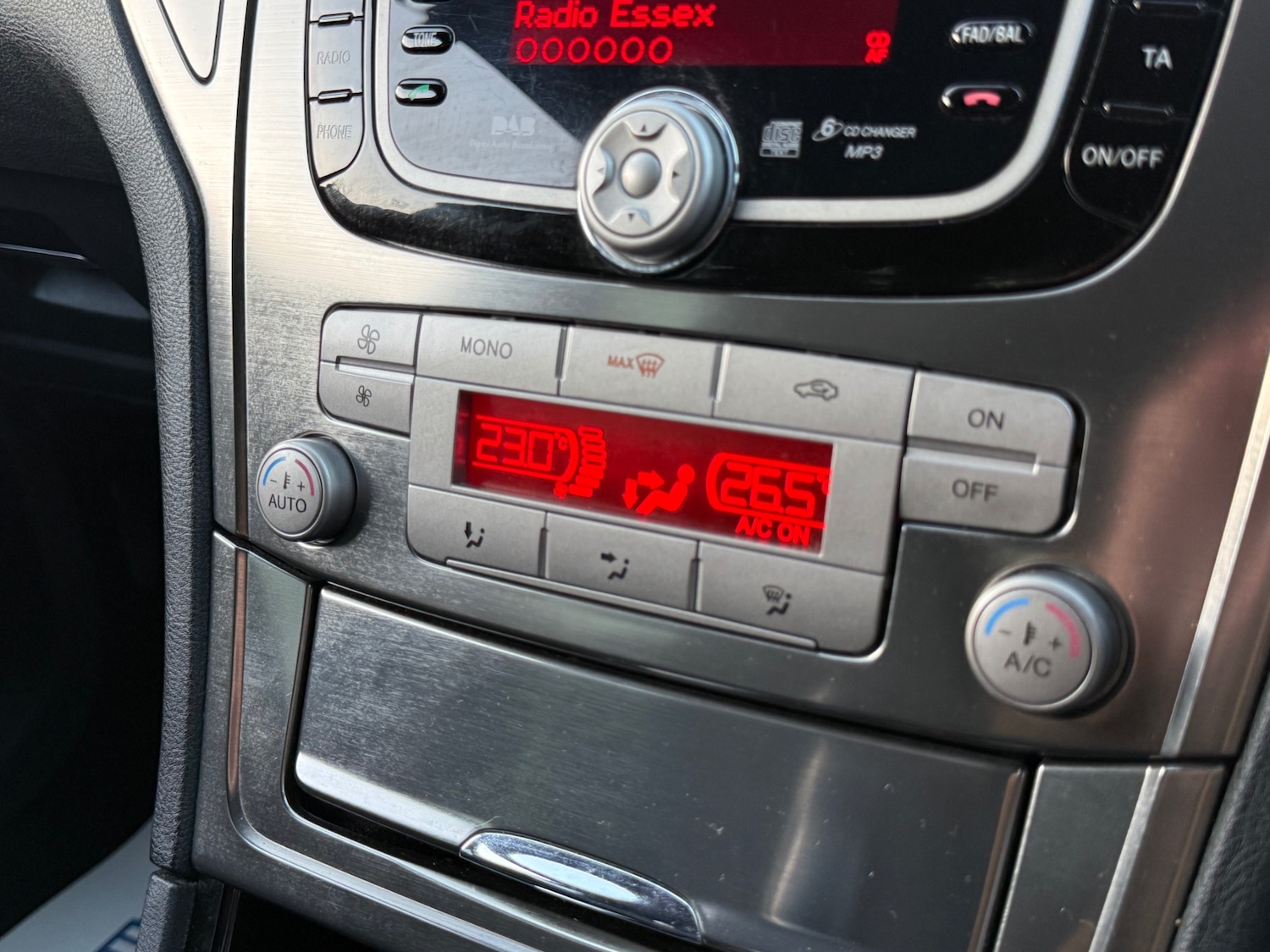 Used Ford Mondeo 2010 for sale - 77011831: Photo 42