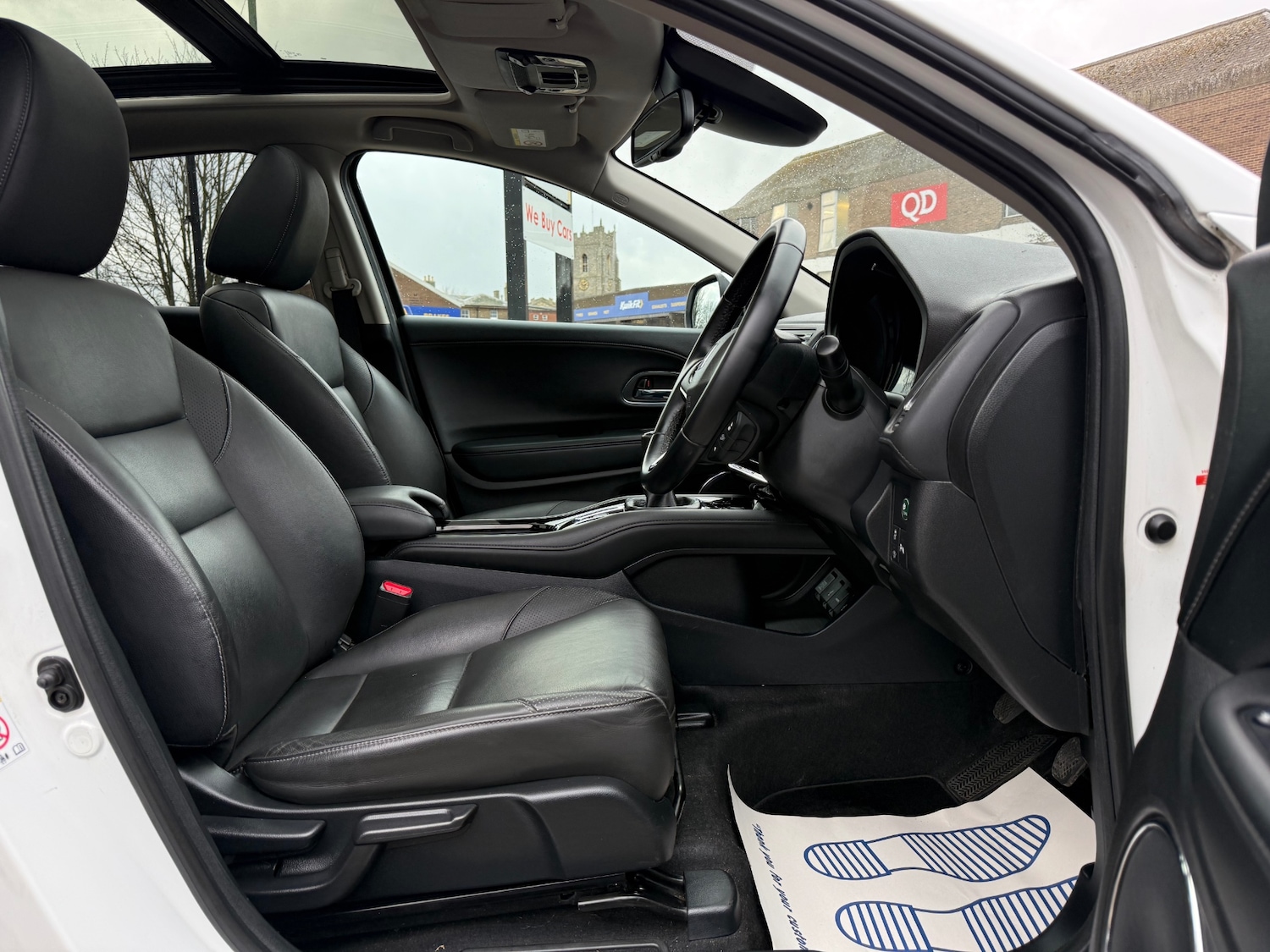 Used Honda HR-V 2015 for sale - 76920191: Photo 12