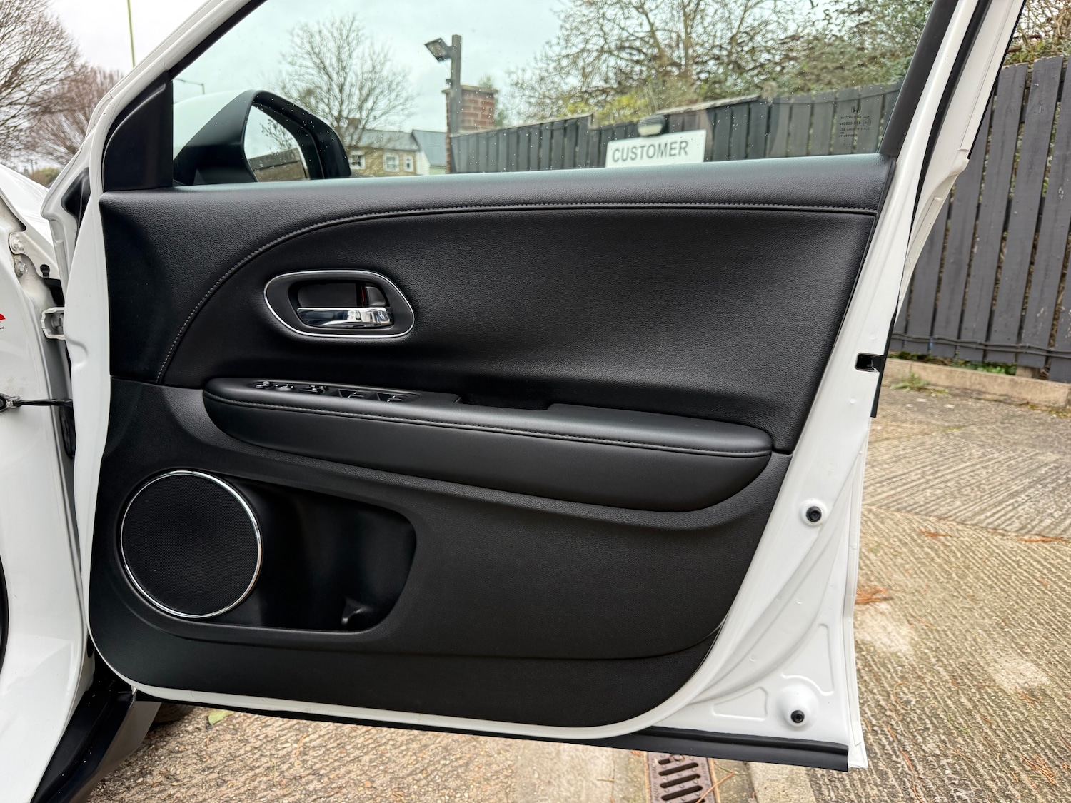 Used Honda HR-V 2015 for sale - 76920191: Photo 14