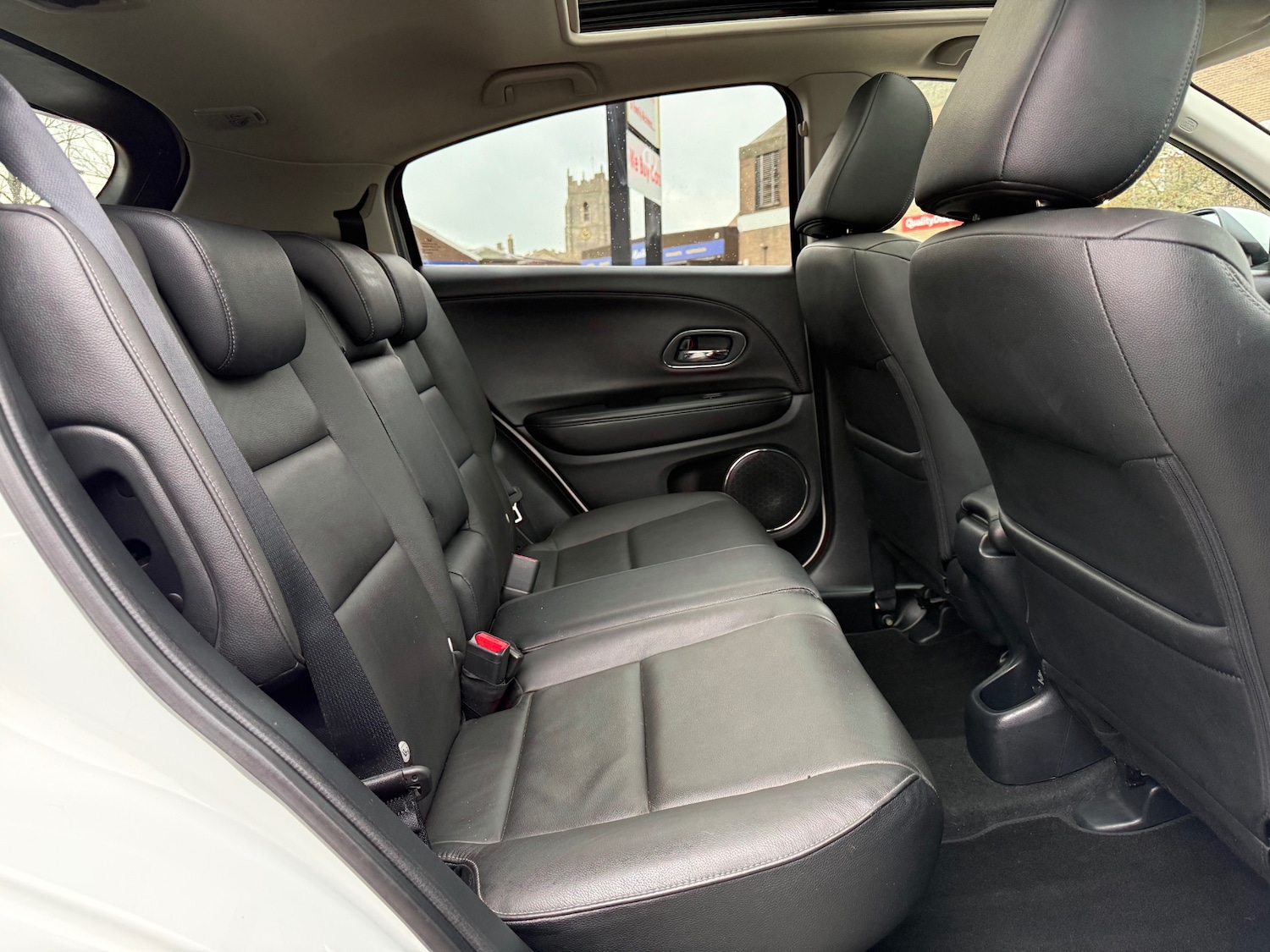 Used Honda HR-V 2015 for sale - 76920191: Photo 17