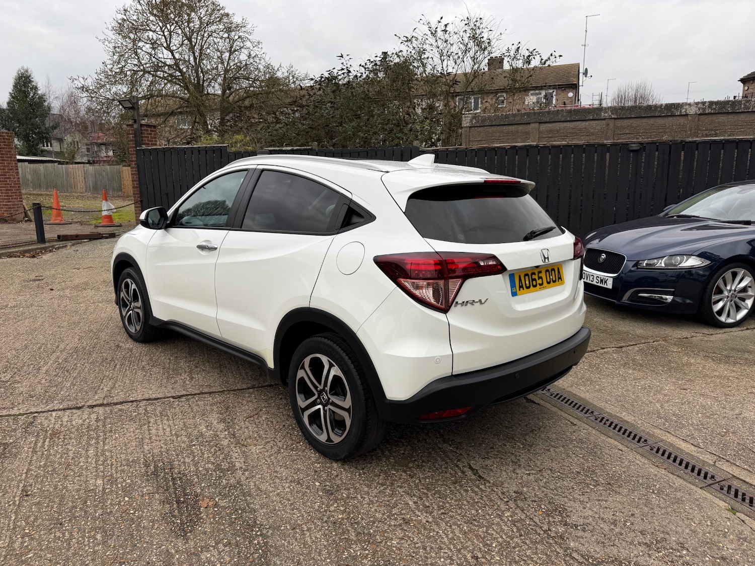 Used Honda HR-V 2015 for sale - 76920191: Photo 4