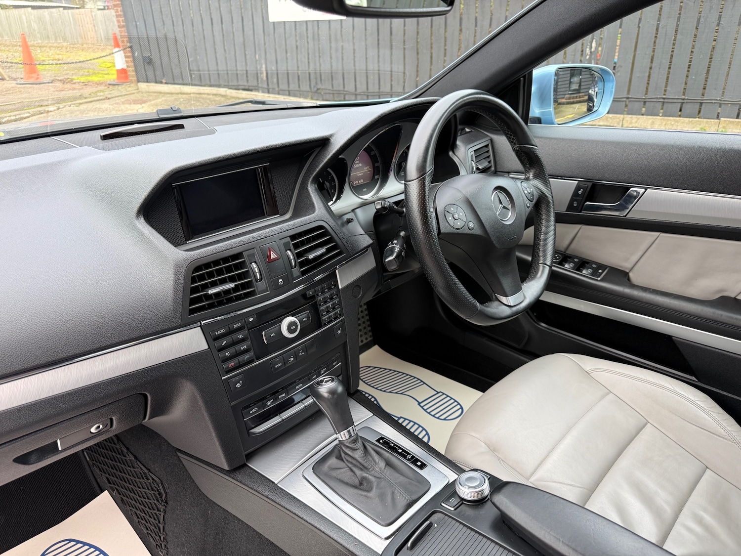 Used Mercedes-Benz E Class 2009 for sale - 77323885: Photo 19