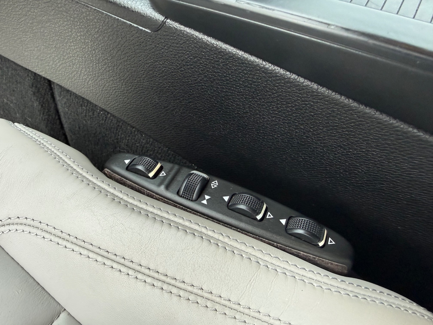 Used Mercedes-Benz E Class 2009 for sale - 77323885: Photo 26