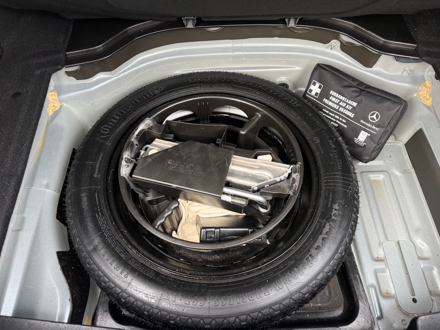 Used Mercedes-Benz E Class 2009 for sale - 77323885: Photo 31