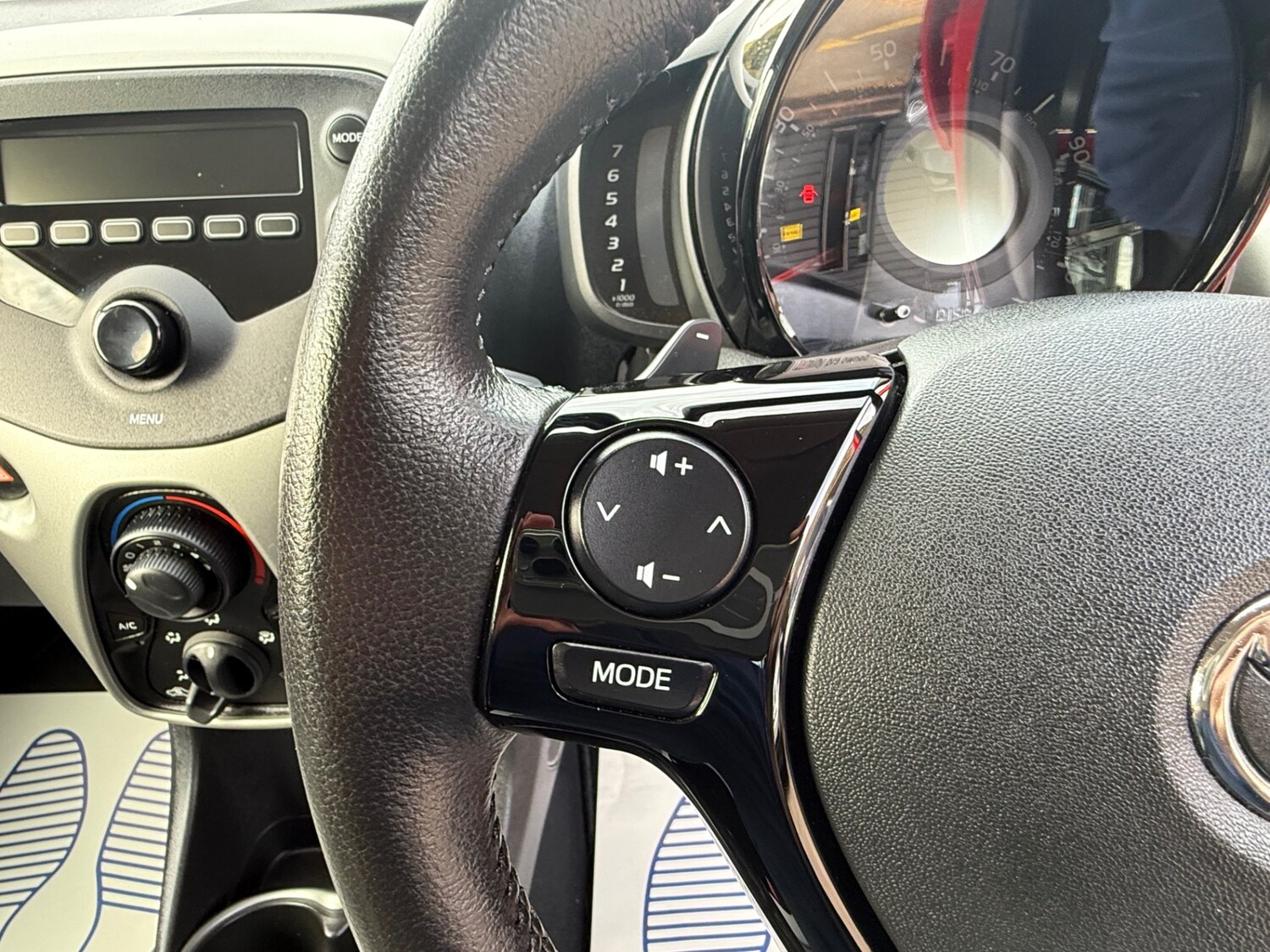 Used Toyota AYGO 2018 for sale - 76144499: Photo 40