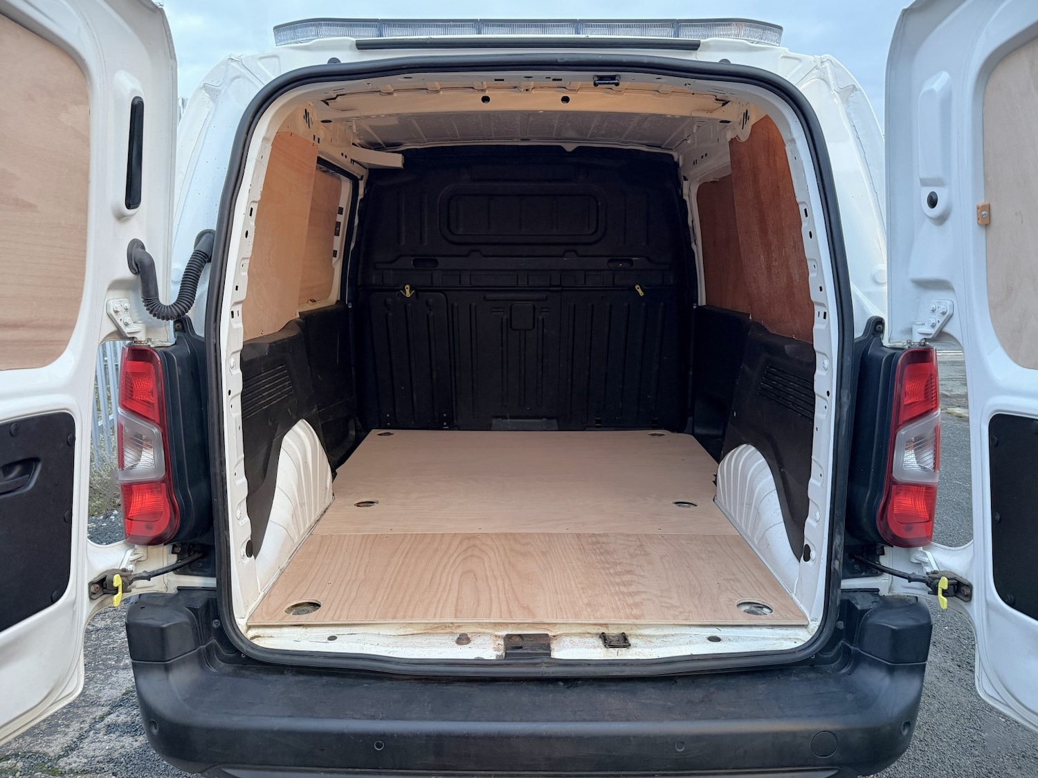 Used Peugeot Partner 2019 for sale - 76751880: Photo 8