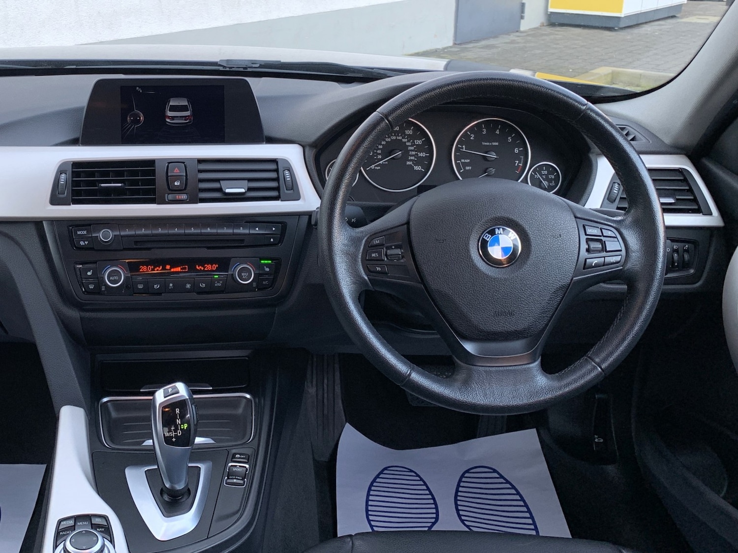 Used BMW 3 Series 2014 for sale - 77385345: Photo 2